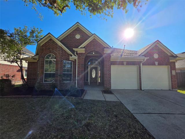 3 BR, 2 BA Apartment 6169 Mitchell Court, League City, TX 77573