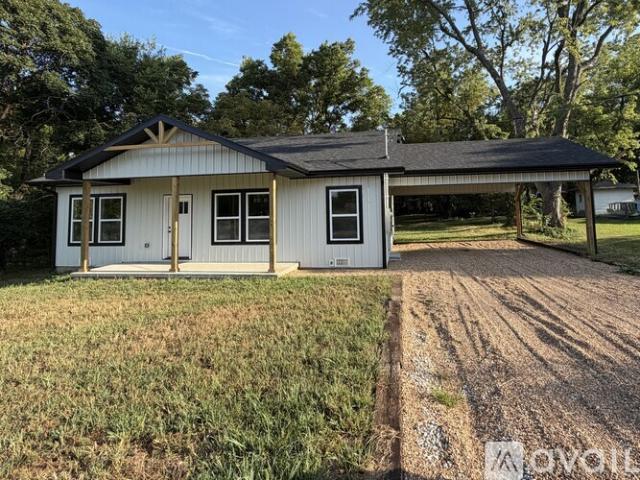 3 BR, 2 BA Apartment 619 W Morrow, Buffalo, MO 65622