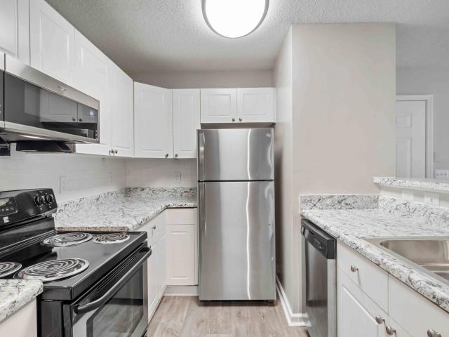 3 BR, 2 BA Apartment 6200 Bakers Ferry Rd Unit 1010, Atlanta, GA 30331