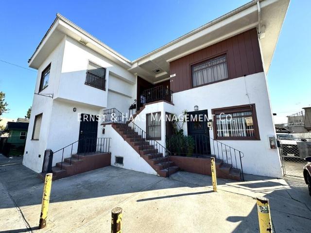 3 BR, 2 BA Apartment 622 E. 7th St Long Beach, CA 90813
