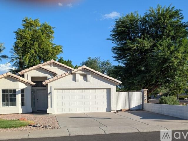 3 BR, 2 BA Apartment 6277 W Blackhawk Dr, Glendale, AZ 85308