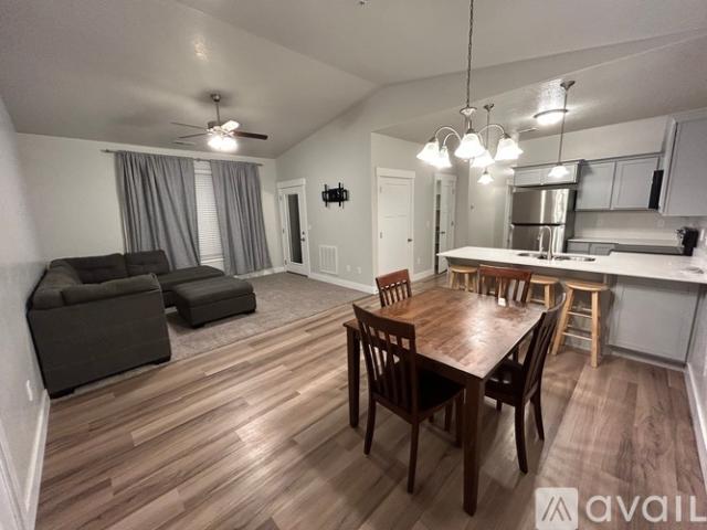 3 BR, 2 BA Apartment 628 N Sun Peak Dr, Unit Vineyard Condo, Vineyard, UT 84059