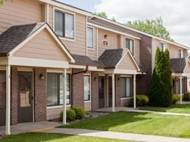 3 BR, 2 BA Apartment 635 Ashton Place N.E Cedar Rapids, IA 52402