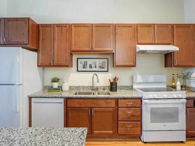 3 BR, 2 BA Apartment 6365 Sibley Avenue Unit 6271 006, Saint Paul, MN 55111