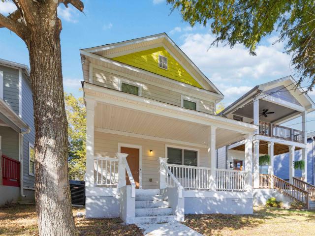 3 BR, 2 BA Apartment 639 Ira St SW, Atlanta, GA 30312