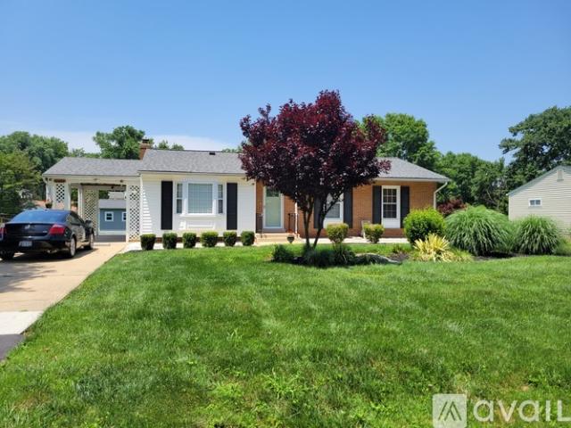 3 BR, 2 BA Apartment 7425 Bee Bee Drive, Unit 1, Rockville, MD 20855