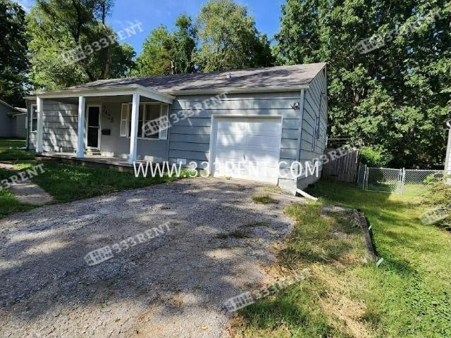 3 BR, 2 BA Apartment 7428 Woodson St, Overland Park, KS 66204