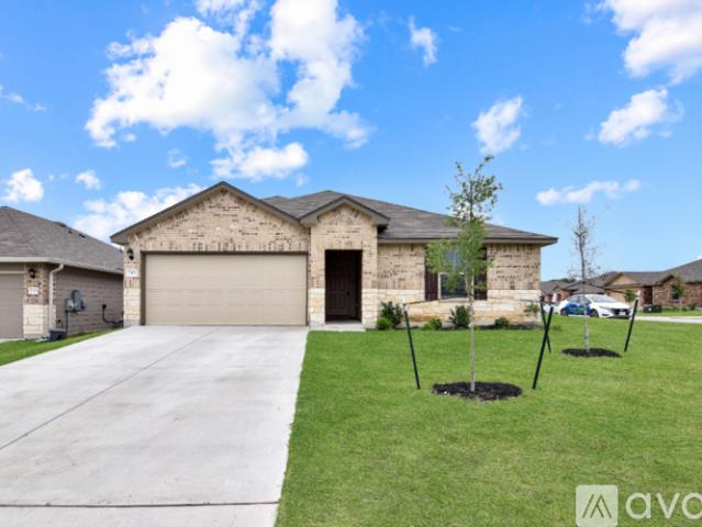 3 BR, 2 BA Apartment 749 Jersey Ct, Troy, TX 76579