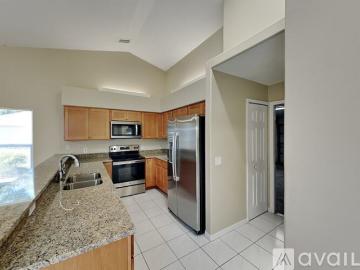 3 BR, 2 BA Apartment 7508 56th Avenue Northeast, Seattle, WA 98115