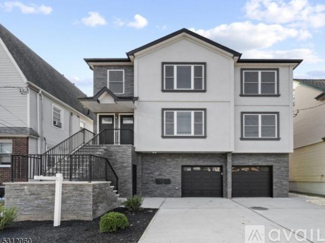 3 BR, 2 BA Apartment 765 Canton St, Unit Unit at the Top, Elizabeth, NJ 07202