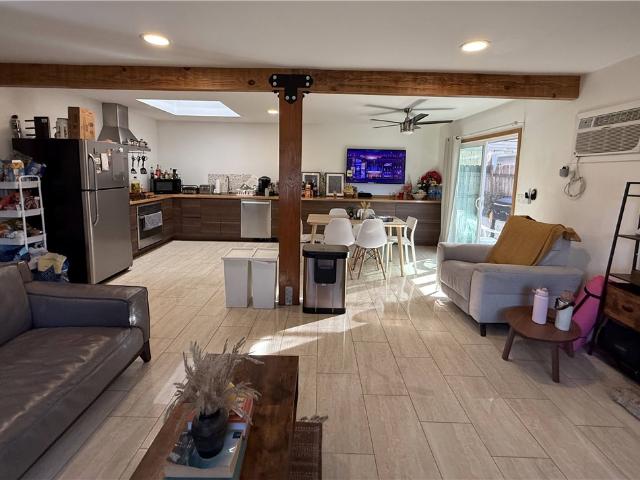3 BR, 2 BA Apartment 7672 Amazon Drive, Huntington Beach, CA 92647