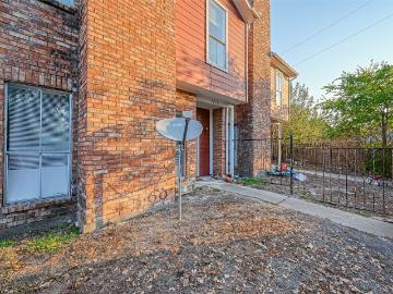 3 BR, 2 BA Apartment 7726 West Gulf Bank Road, Houston, TX 77040