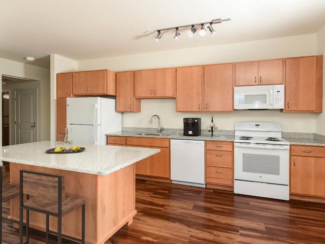 3 BR, 2 BA Apartment 7800 W Encanto Blvd Unit 1 307, Phoenix, AZ 85035