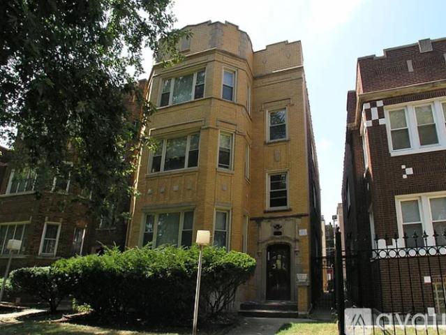 3 BR, 2 BA Apartment 7806 South Bennett Avenue, Unit 1, Chicago, IL 60649