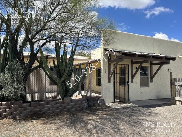 3 BR, 2 BA Apartment 781 N Anita Ave, Tucson, AZ 85705