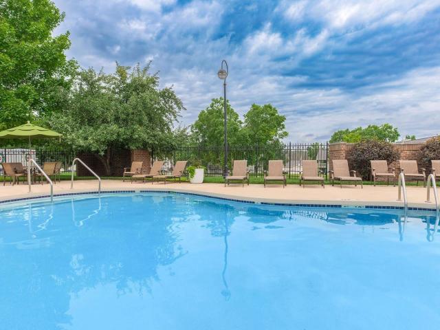 3 BR, 2 BA Apartment 790 Lakeview Drive Unit 22 202, Brookfield, WI 53045