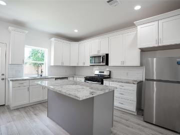 3 BR, 2 BA Apartment 7914 Laura Koppe Road, Houston, TX 77028