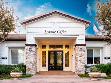 3 BR, 2 BA Apartment 7950 Etiwanda Avenue Unit 35105, Rancho Cucamonga, CA 91739