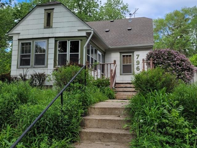 3 BR, 2 BA Apartment 796 Winslow Ave, Saint Paul, MN 55107