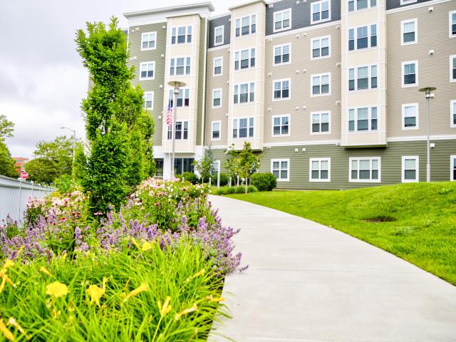 3 BR, 2 BA Apartment 700 Washington St Lynn, MA 01902