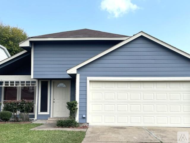3 BR, 2 BA Apartment 7027 Villa Del Sol Drive, Houston, TX 77083
