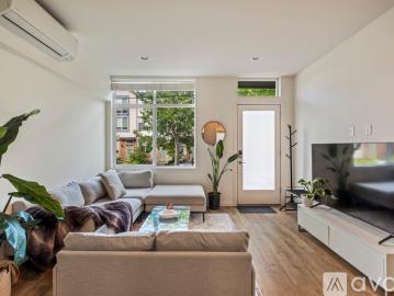 3 BR, 2 BA Apartment 7035 42nd Ave S, Unit 1, Seattle, WA 98118