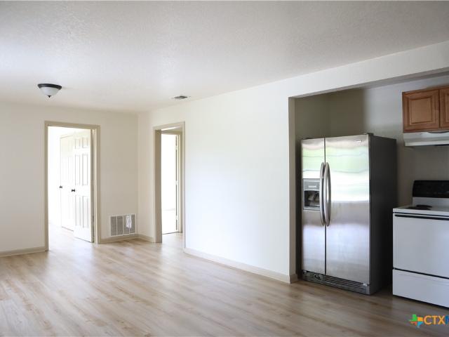 3 BR, 2 BA Apartment 707 Old Seguin Luling Road, Seguin, TX 78155