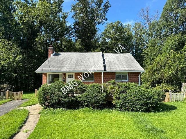 3 BR, 2 BA Apartment 7046 Lee Park Ct, Falls Church, VA 22042