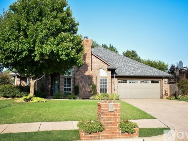 3 BR, 2 BA Apartment 708 Copperfield Court, Edmond, OK 73003