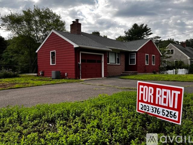 3 BR, 2 BA Apartment 70 Short Beach Road, Branford, CT 06405