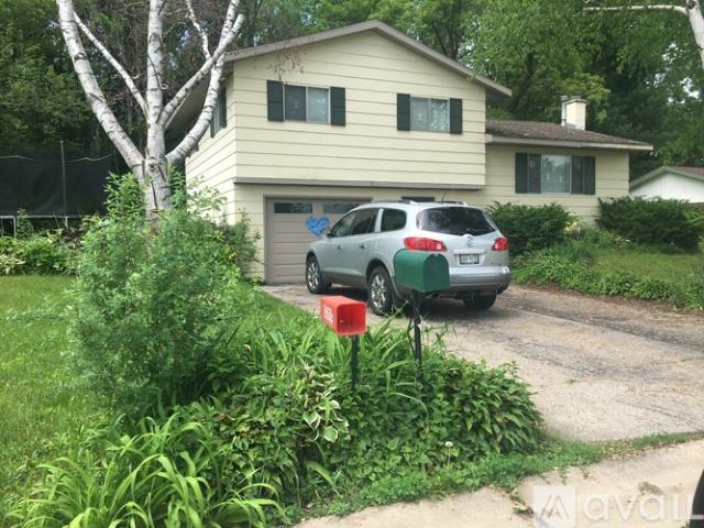 3 BR, 2 BA Apartment 724 Juniper St, La Crescent, MN 55947