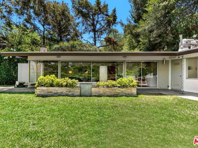 3 BR, 2 BA Apartment 7290 Packwood Trl, Los Angeles, CA 90068
