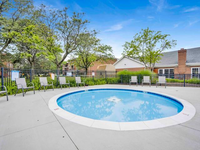 3 BR, 2 BA Apartment 732 Bluff Street Unit 702 201, Carol Stream, IL 60188
