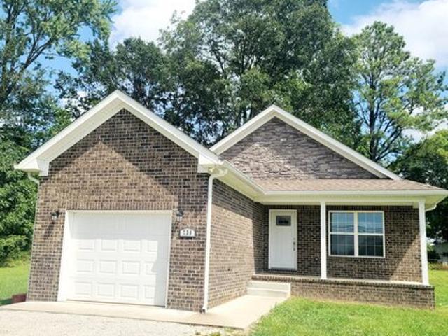 3 BR, 2 BA Apartment 738 Hedge St, Smiths Grove, KY 42171