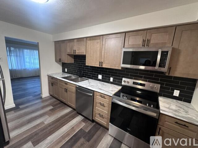 3 BR, 2 BA Apartment 8414 Rosalind Court, St. Louis, MO 63114