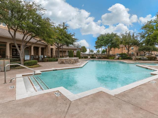 3 BR, 2 BA Apartment 8501 Old Hickory Trail Unit 08202, Dallas, TX 75237