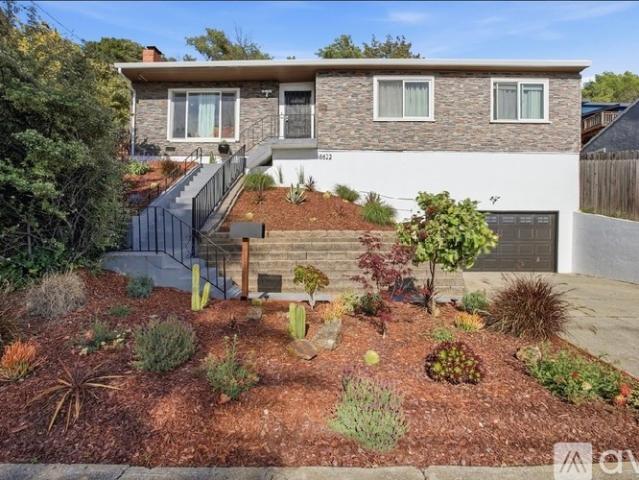 3 BR, 2 BA Apartment 8622 Thermal St, Oakland, CA 94605