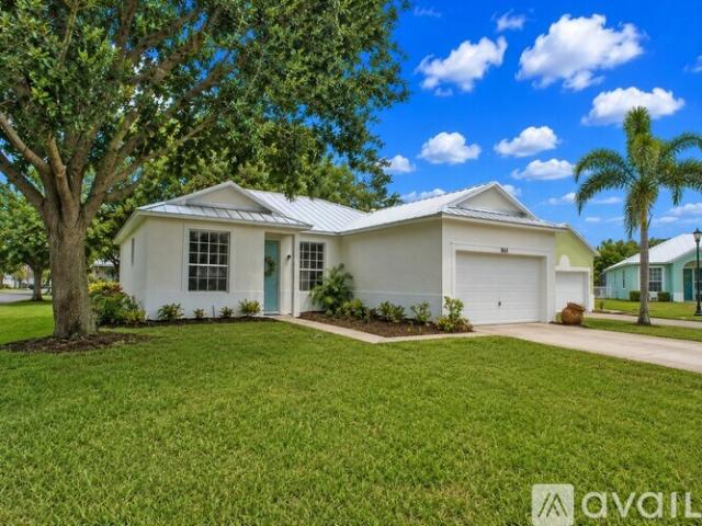 3 BR, 2 BA Apartment 865 10th Drive, Vero Beach, FL 32962