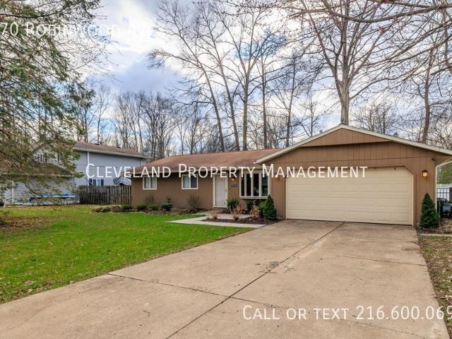 3 BR, 2 BA Apartment 870 Robinwood Ave, Sheffield Lake, OH 44054