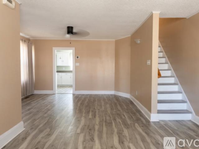 3 BR, 2 BA Apartment 88 School Street, Manchester, CT 06040
