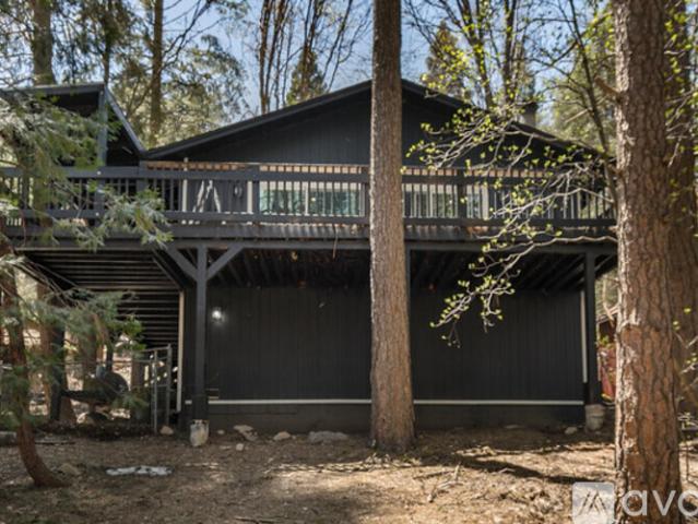 3 BR, 2 BA Apartment 893 Sierra Vista Dr, Twin Peaks, CA 92391