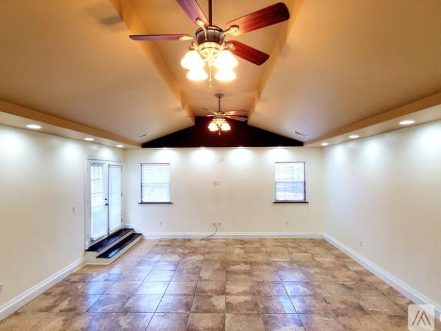 3 BR, 2 BA Apartment 89 Spring Grove Drive, Sherwood, AR 72120