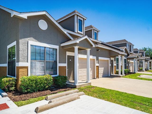 3 BR, 2 BA Apartment 801 Beckleymeade Avenue Unit 0112, Dallas, TX 75232