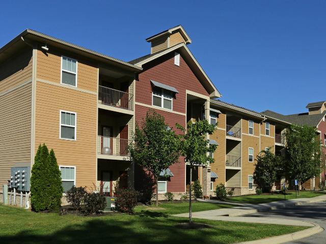 3 BR, 2 BA Apartment 8027 Glimmer Way, Louisville, KY 40214