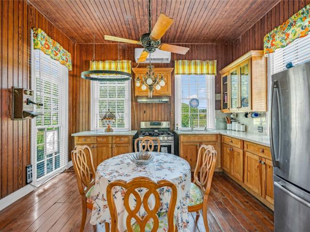 3 BR, 2 BA Apartment 813 Nelson Avenue, Port Bolivar, TX 77650