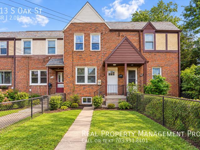 3 BR, 2 BA Apartment 813 S Oak St, Arlington, VA 22204
