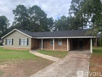 3 BR, 2 BA Apartment 811 Robin Hood Trail, Statesboro, GA 30458