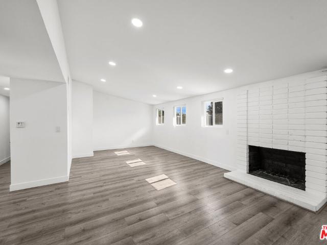 3 BR, 2 BA Apartment 8153 Tunney Avenue, Reseda, CA 91335