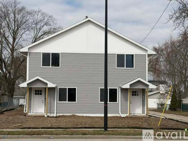3 BR, 2 BA Apartment 815 N Webster Ave, Green Bay, WI 54302