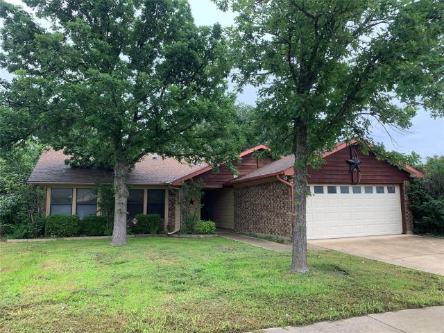 3 BR, 2 BA Apartment 8232 Meadowbrook Dr, Watauga, TX 76148
